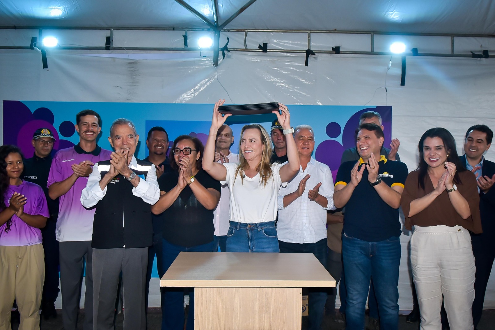 Quadra de tênis do Riacho Fundo II recebe iluminação em LED em ação do GDF na sua Porta