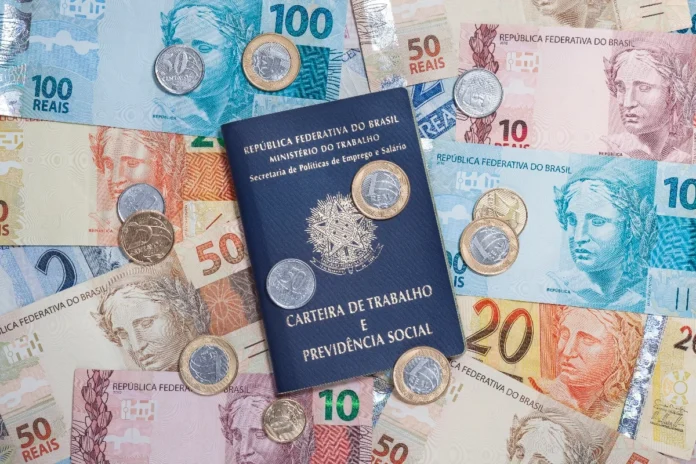 Agências do Trabalhador do DF oferecem 747 vagas com salários de até R$ 3,3 mil