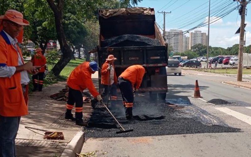 Ceilândia recebe manutenção urbana com aplicação de asfalto, limpeza e acessibilidade