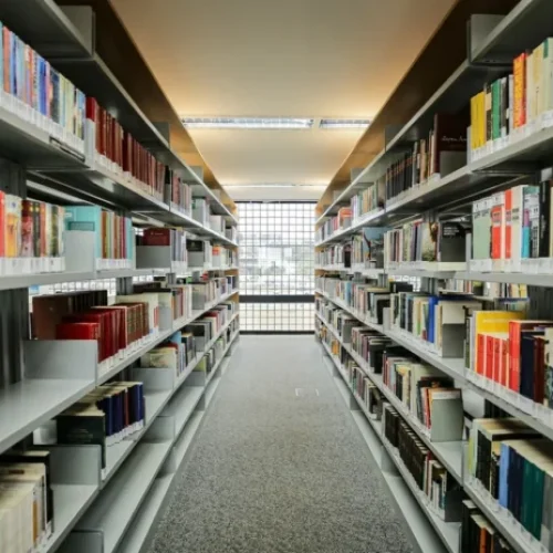 Biblioteca Nacional de Brasília pede devolução de 6 mil livros