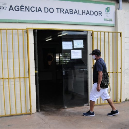 Agências do trabalhador abrem a semana com mais de mil vagas de emprego