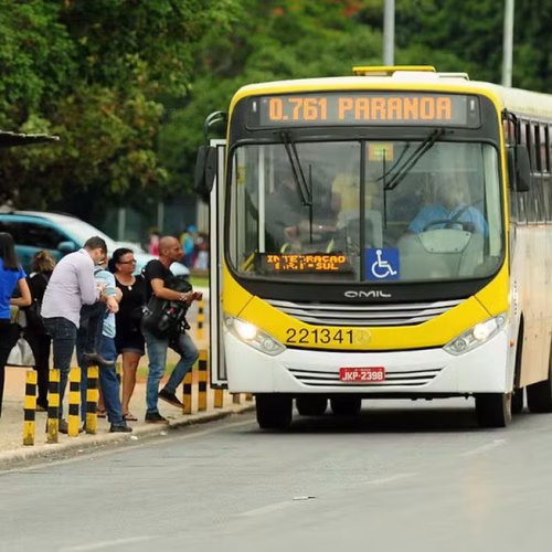 Rodoviários suspendem greve no DF após acordo por reajuste de salários e benefícios