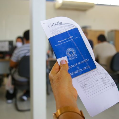 Agências do trabalhador oferecem mais de 1,3 mil vagas nesta quinta-feira (3)