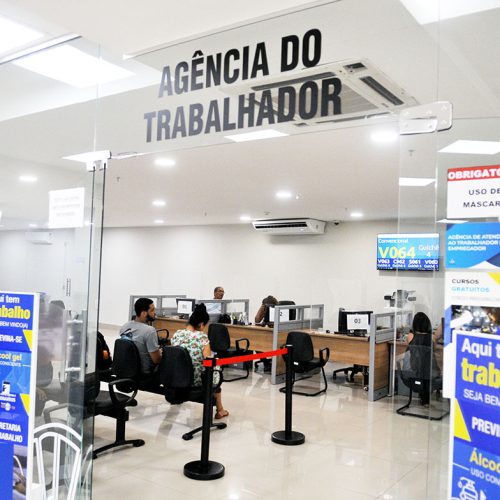 Agências do trabalhador oferecem mais de 2 mil vagas nesta terça-feira (8)