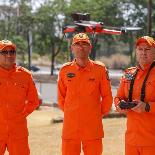 Drones ampliam eficiência do Corpo de Bombeiros do DF em salvamentos e no combate a incêndios florestais