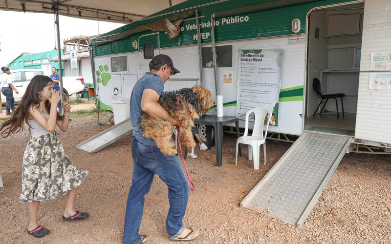 Unidade Móvel do Hvep leva atendimentos veterinários gratuitos a Santa Maria