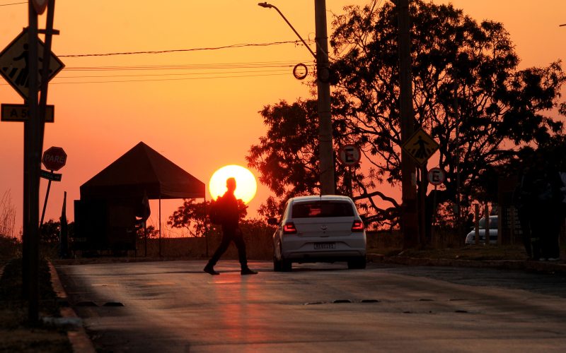 Baixa qualidade do ar na estação seca aumenta risco de problemas respiratórios e cardiovasculares 