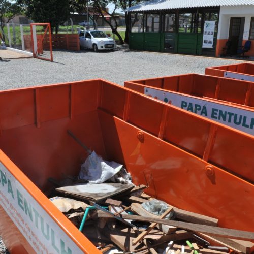 Podas e galhadas podem ser descartadas gratuitamente nos papa-entulhos