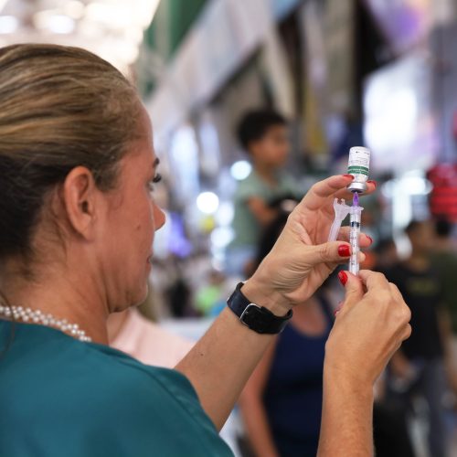 GDF aplica cerca de mil doses de vacinas em ações itinerantes no fim de semana