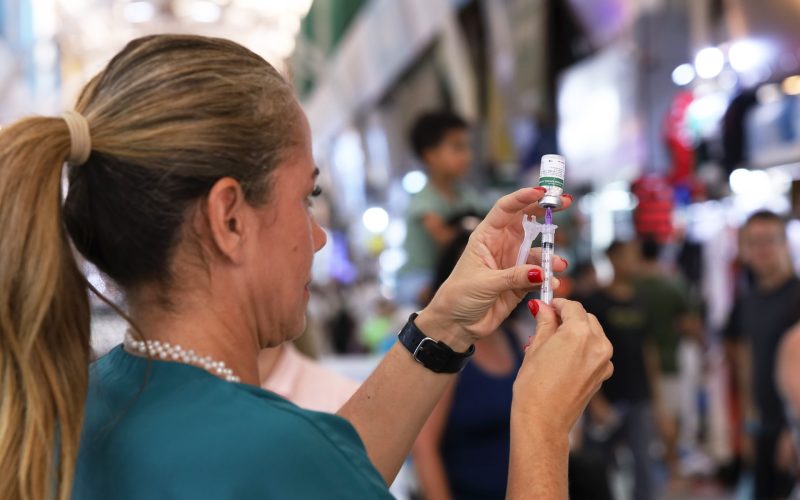 GDF aplica cerca de mil doses de vacinas em ações itinerantes no fim de semana