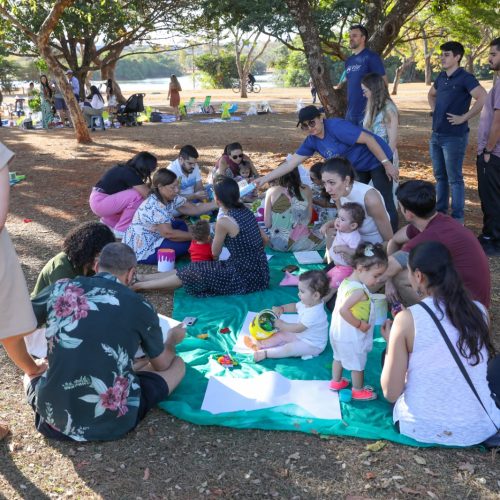 Festa da Família reúne crianças, pais e educadores do Berçário Buriti