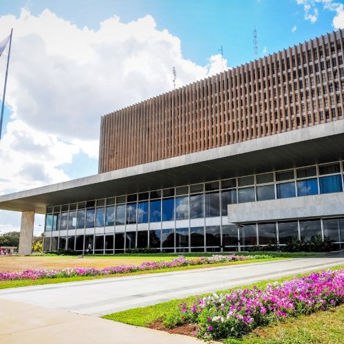 Diferença de contribuição previdenciária de servidores do GDF referente a 2020 será paga em 60 parcelas