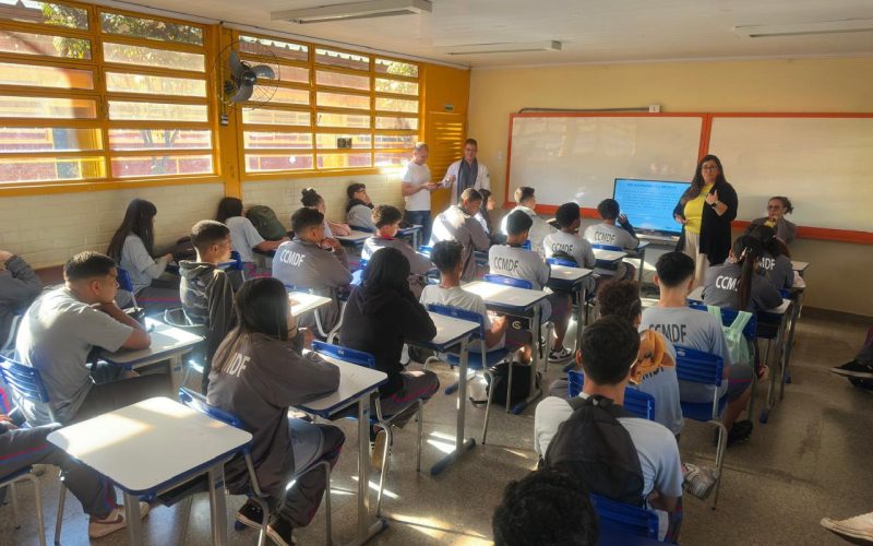 Projeto Escola Acolhedora será executado em quatro regiões do DF para fortalecer inclusão e saúde emocional de estudantes
