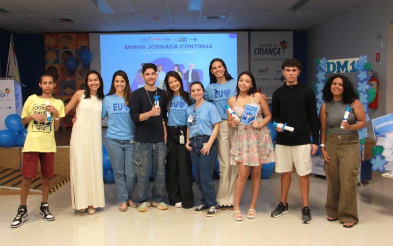 Hospital da Criança de Brasília organiza formatura simbólica para adolescentes que encerraram acompanhamento pediátrico para diabetes