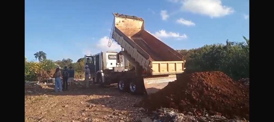DF Legal multa e apreende caminhões no Guará por descarte irregular de resíduos
