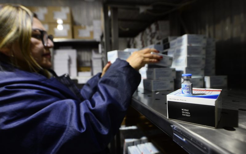 DF recebe mais de 9 mil vacinas contra bronquiolite para gestantes