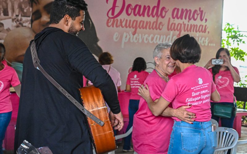 Voluntárias se reúnem no Hospital de Base e compartilham histórias de luta contra o câncer