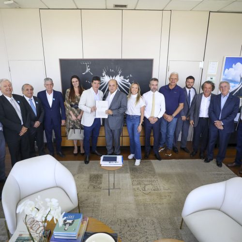 GDF entrega escritura definitiva de centro de formação no SIA e reforça apoio à qualificação profissional