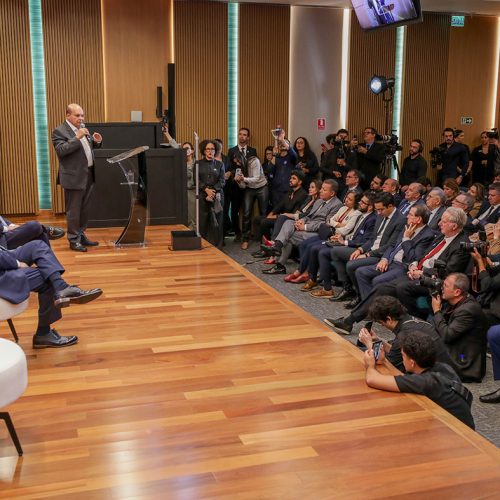 Em evento do Sistema Comércio, governador destaca importância do setor terciário para a geração de emprego no DF