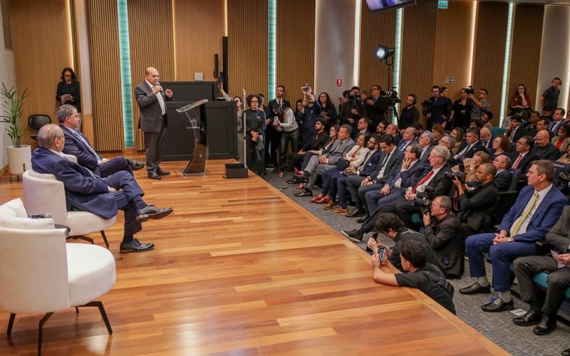 Em evento do Sistema Comércio, governador destaca importância do setor terciário para a geração de emprego no DF
