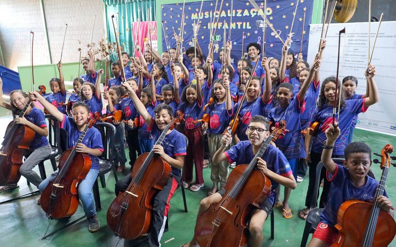 Projeto Em-canto & Em-cordas, na Estrutural, celebra dois anos unindo música e solidariedade