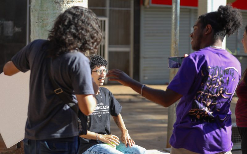 Curso gratuito ensina produtores culturais do DF a usar o celular para fortalecer a presença digital