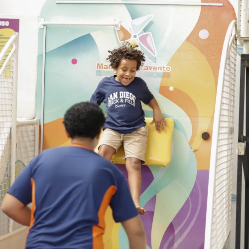 Abril Azul reforça a importância da conscientização e do cuidado com o autismo