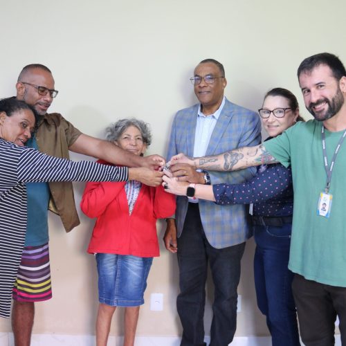 Programa Melhorias Habitacionais entrega mais uma casa reformada no Setor Oeste da Estrutural