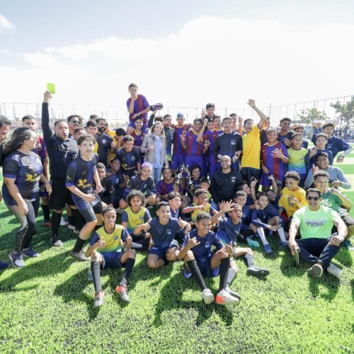 Governadora inaugura campo de grama sintética no Itapoã Parque
