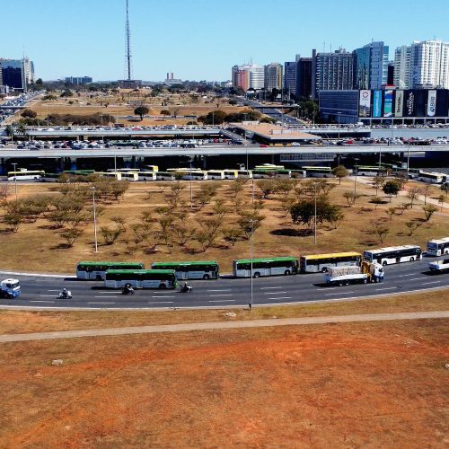Mobilidade do DF avança em 2025 com tecnologia, novos ônibus, expansão de zebrinhas e patinetes