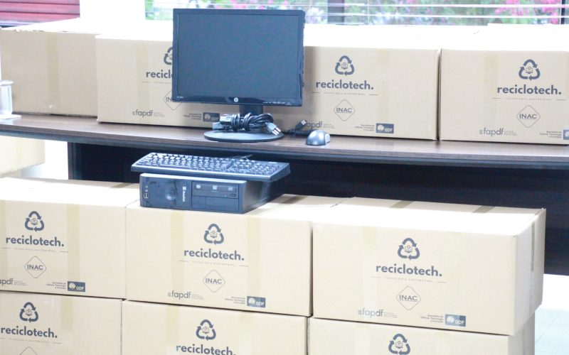 Computadores do programa Reciclotech são doados para a TCB