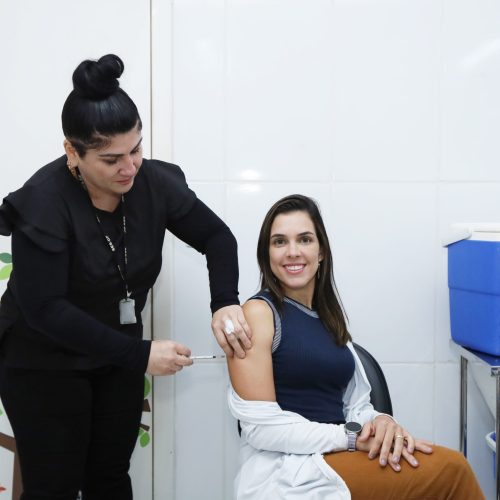 GDF inicia vacinação contra dengue para profissionais de saúde que atuam em linha de frente