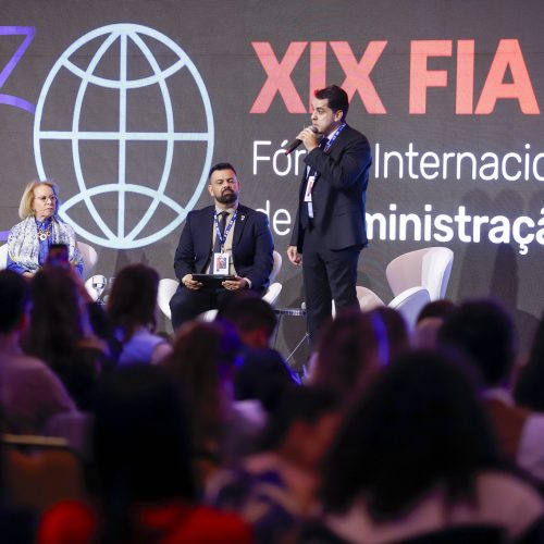 Saúde participa de fórum internacional de administração