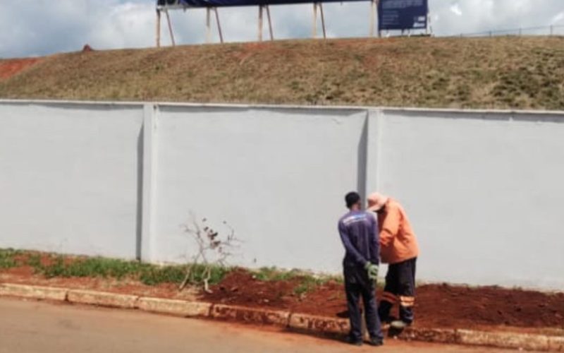 Arredores do Autódromo Internacional de Brasília passam por ação de desobstrução de bocas de lobo e reconstrução de grelhas