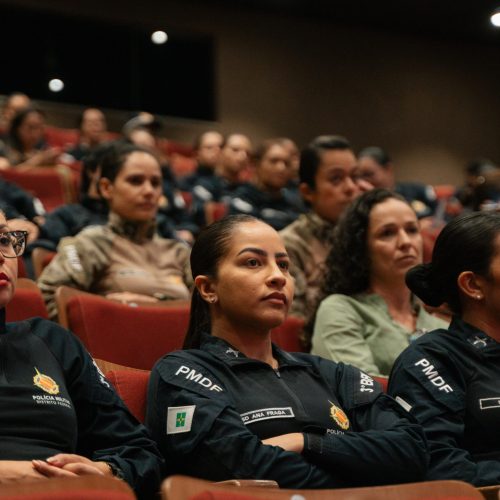 Ciclo de palestras debate saúde da mulher em alusão ao Outubro Rosa